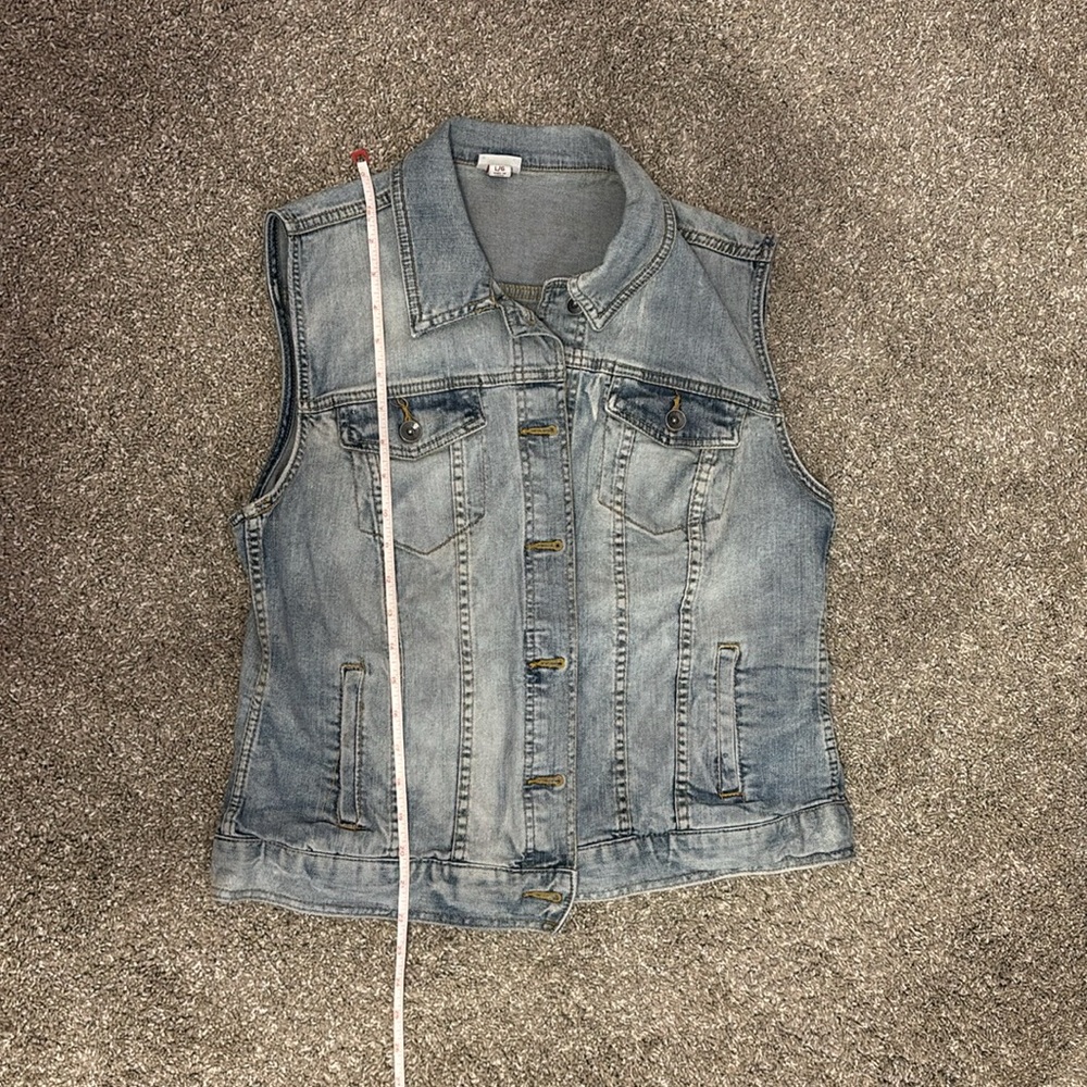 Light Wash Denim Vest Women's Sz L - Picture 12 of 13